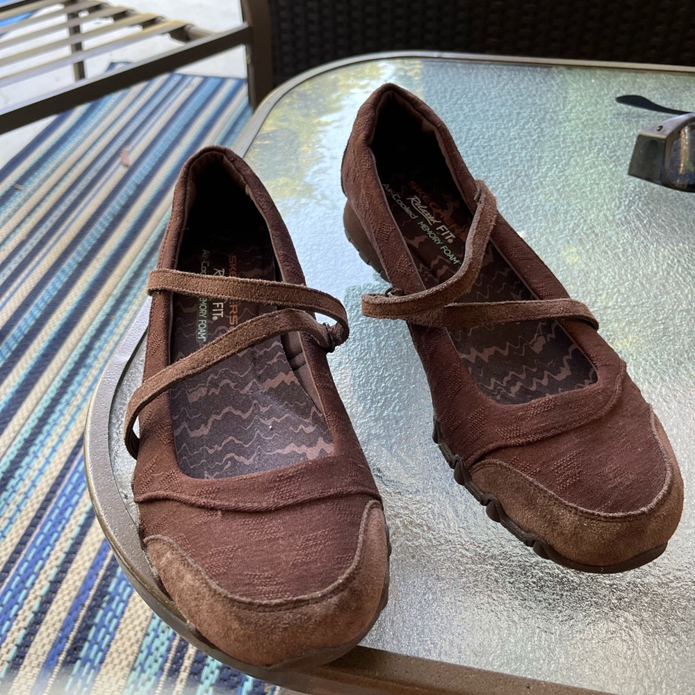 Used Skechers brown shoes